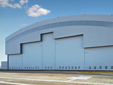 Cina Hangar per aerei d'acciaio prefabbricati del sistema di copertura della curva con le porte elettriche dello scorrevole fornitore